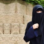 Hukum Memakai Cadar Menurut Ulama Salafi