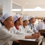 Surutnya Pondok Pesantren di Indonesia: Tantangan, Faktor Penyebab, dan Solusinya